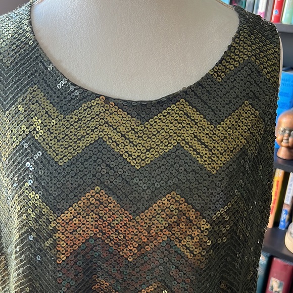 Chevron sequence top - Picture 2 of 3